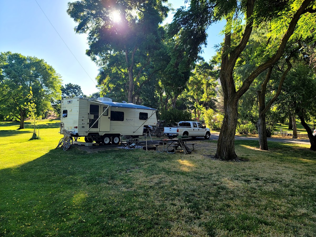 Cover image for Deschutes Camp