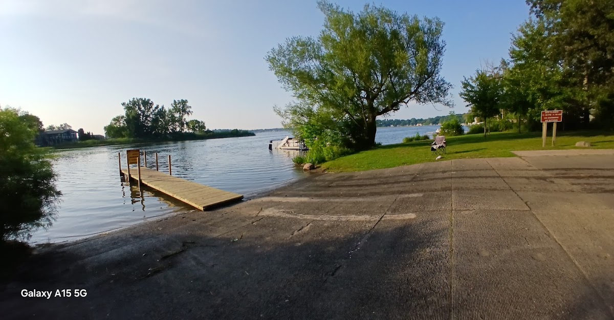Cover image for Gilletts Lake Public Boat Launch